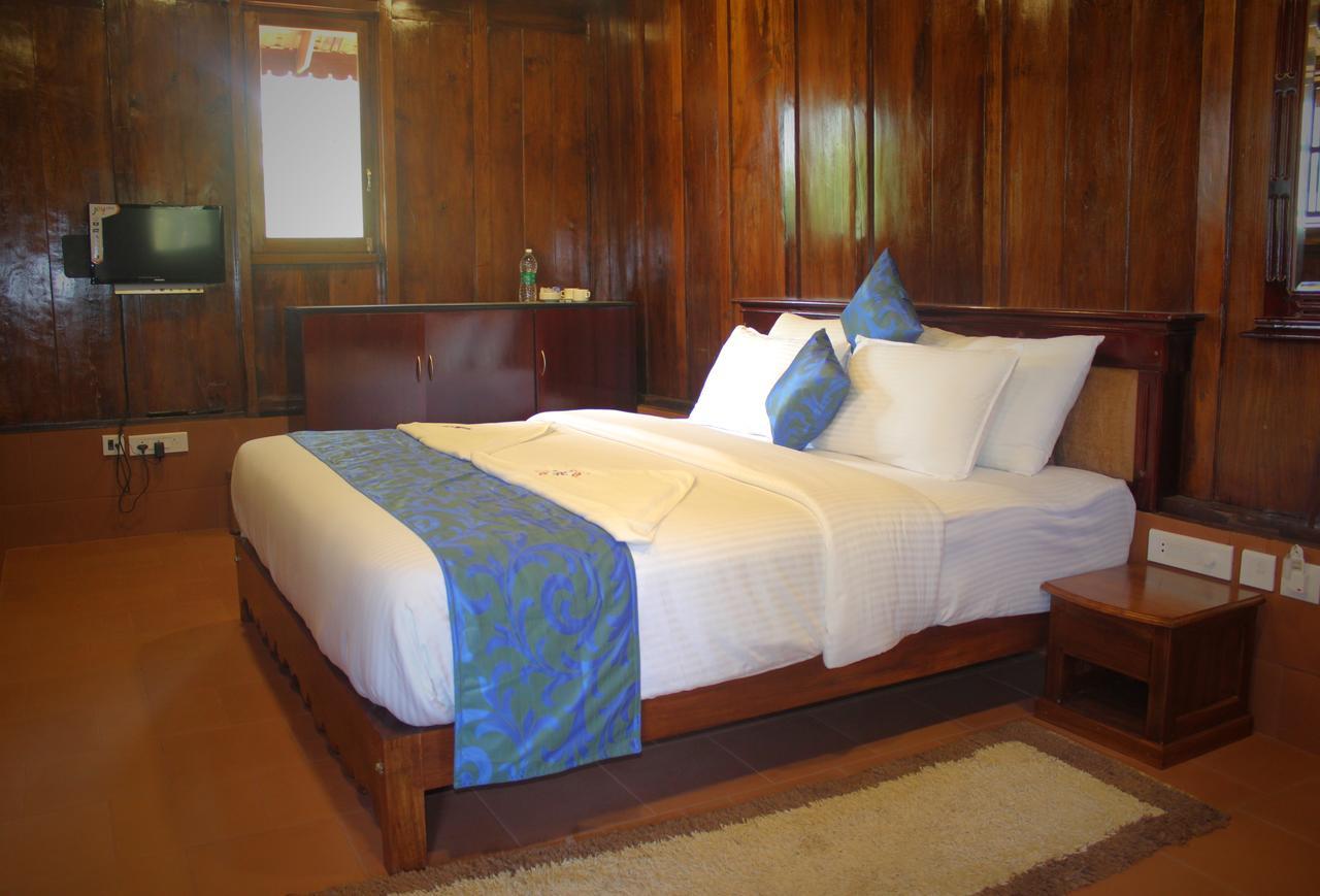 Kalppavanam Heritage Resort Thekkady Exterior photo